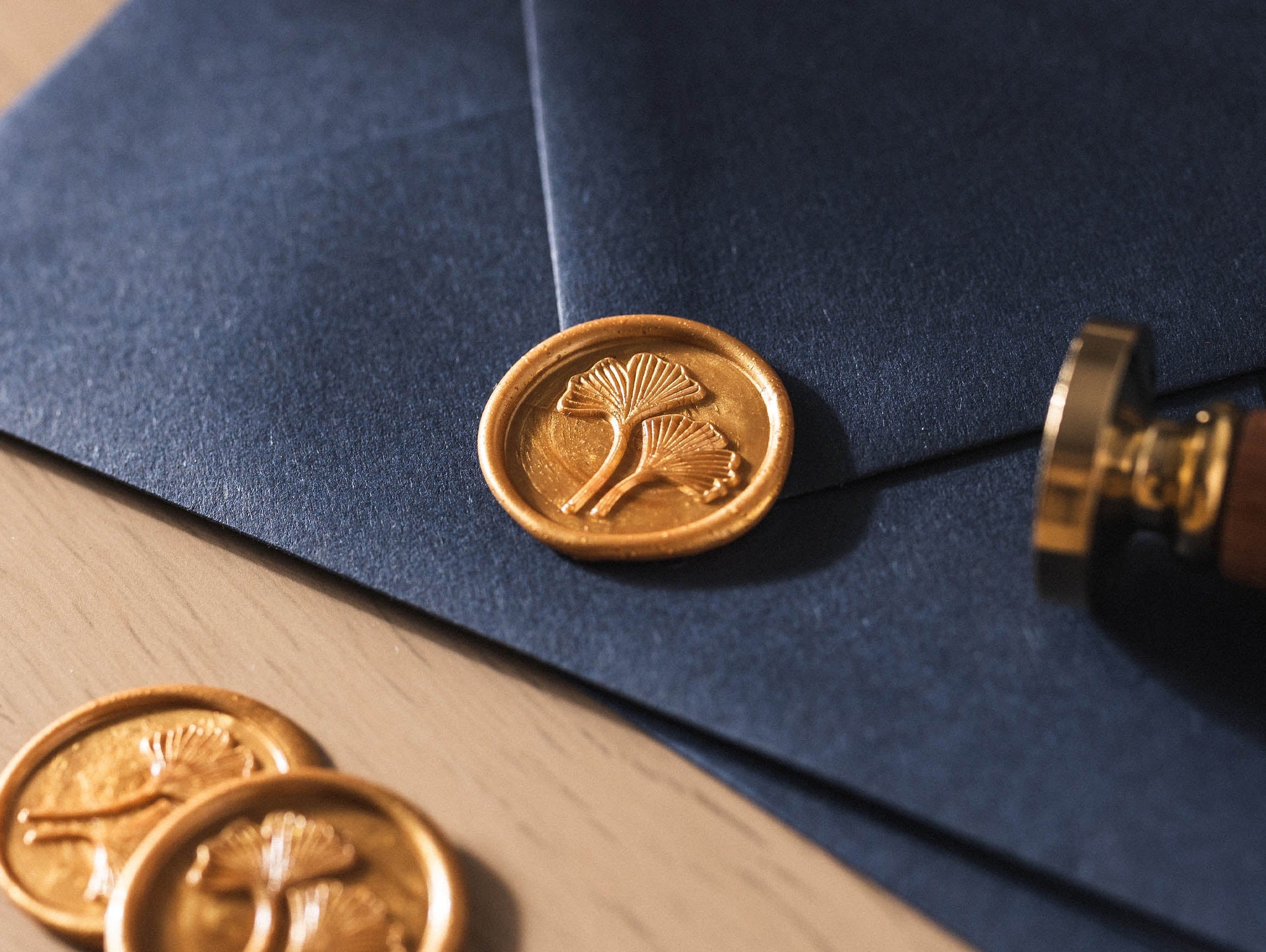 8 creative uses of wax seals in wedding stationery