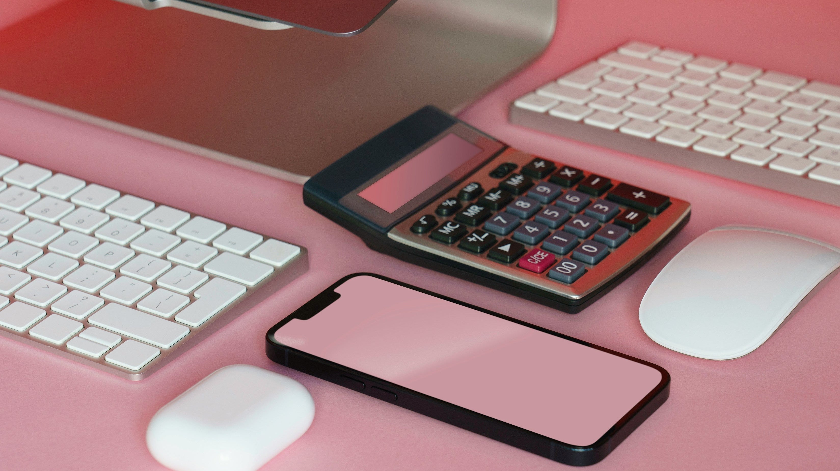 How to navigate wedding budget conflicts together: our top tips