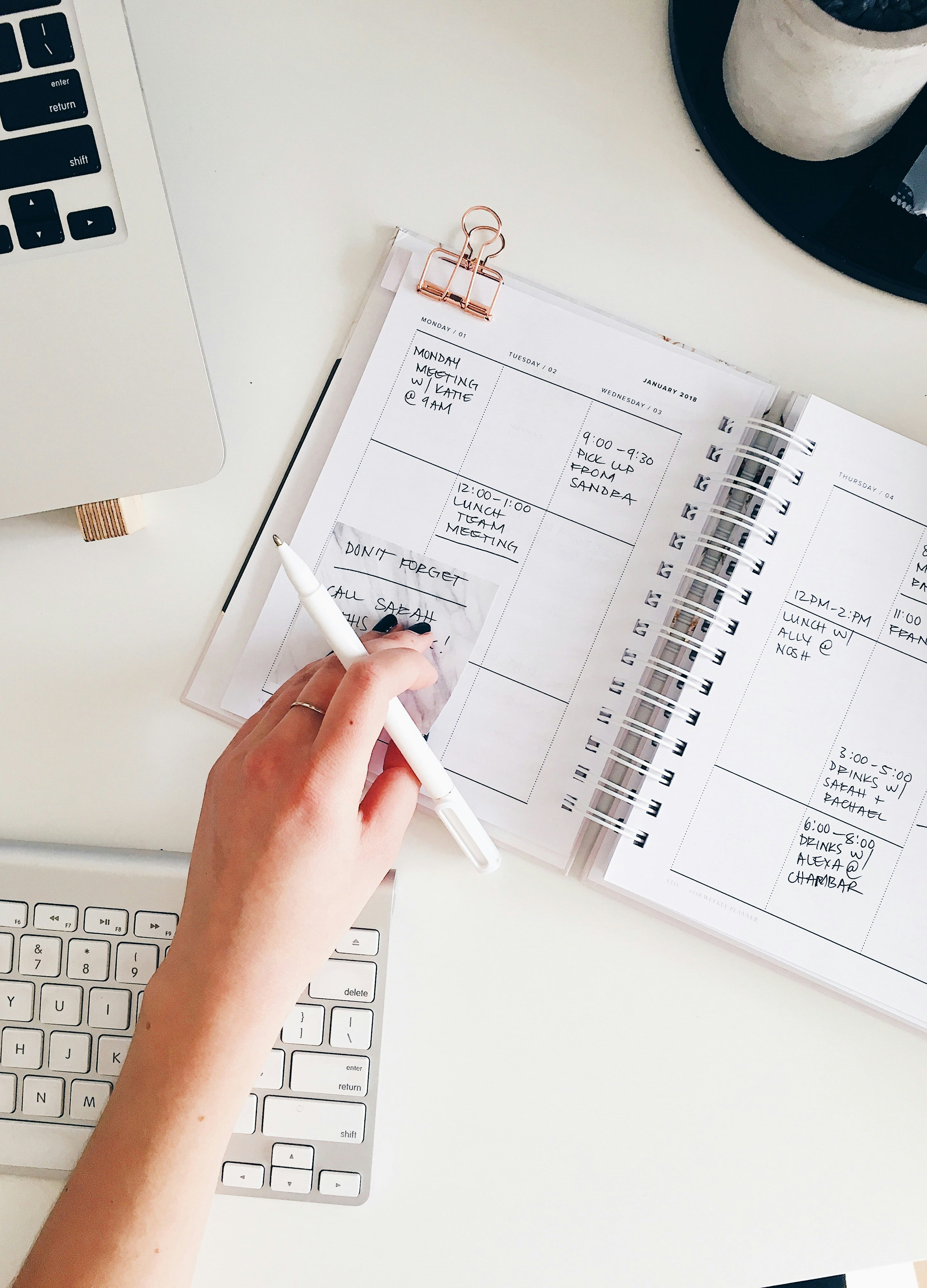 Master your RSVPs: tips for managing your guest responses